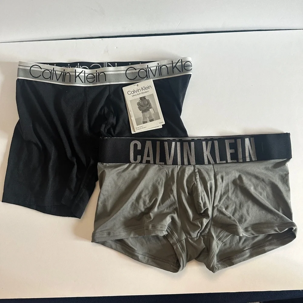 NWOT Calvin Klein Black and Gray Boxer Briefs -2 pairs